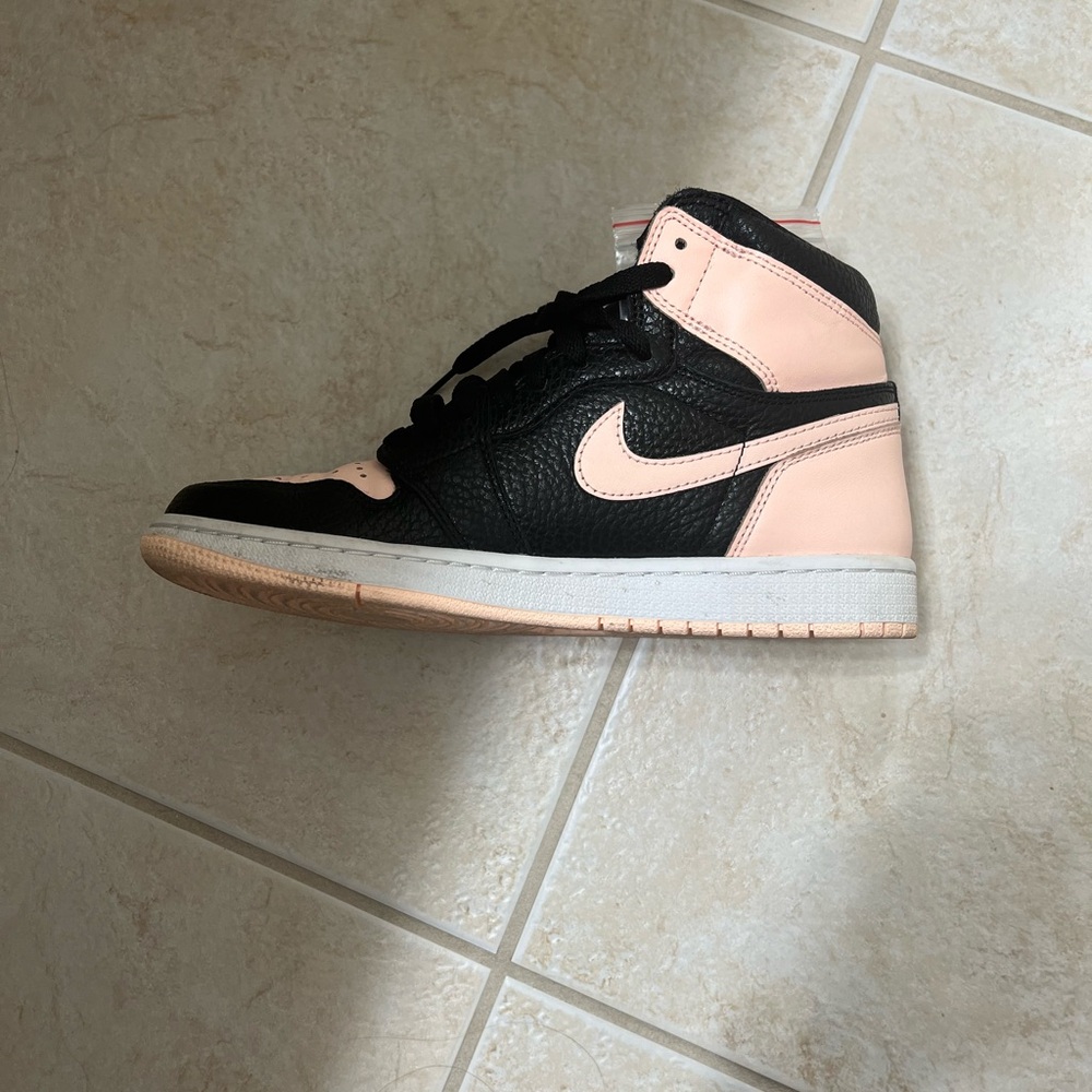 Nike high tops. Worn once. Comes with extra laces